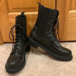 NWOT Rock & Candy Combat Boots Black 7.5
